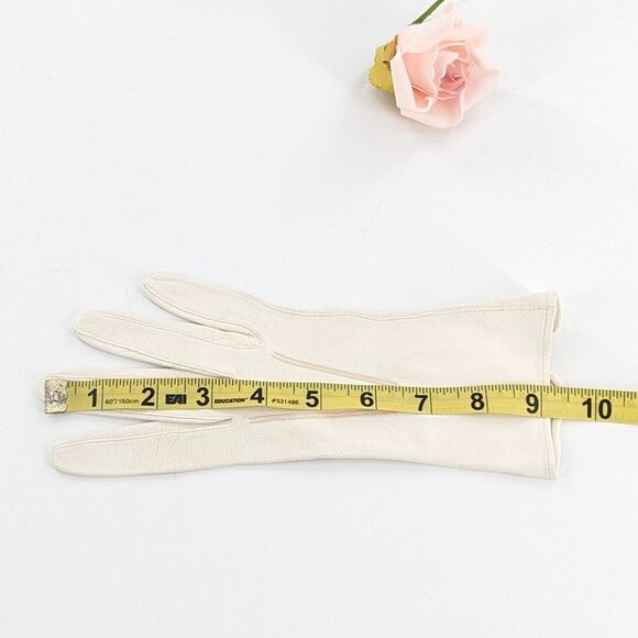 Vintage Sam Budd Ivory White Calfskin Pearl Button Leather Gloves Size Small - Picture 2 of 4
